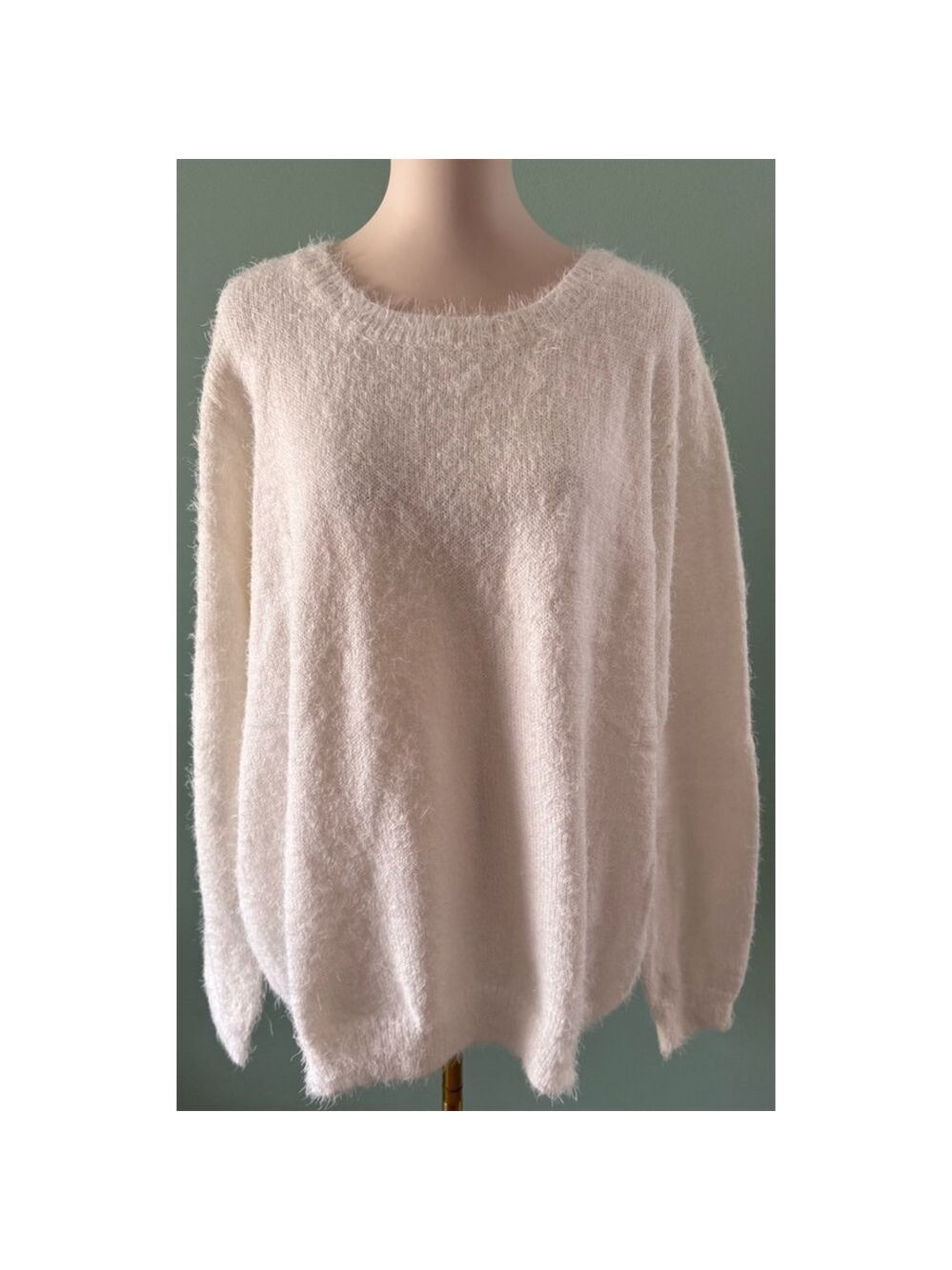 Women's Mudd Sweater Size 3X White